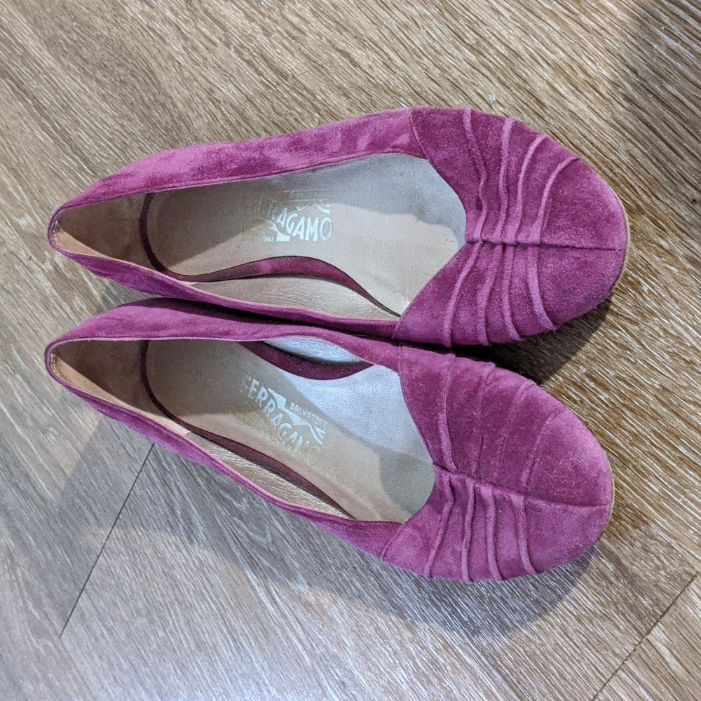 Vintage purple Ferragamo flats, size 8